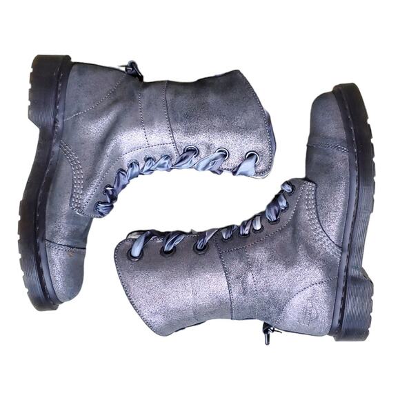 Dr. Martens Metallic Silver Leather Aimilie Lace Up Foldover Boot Size 7 - Picture 10 of 12